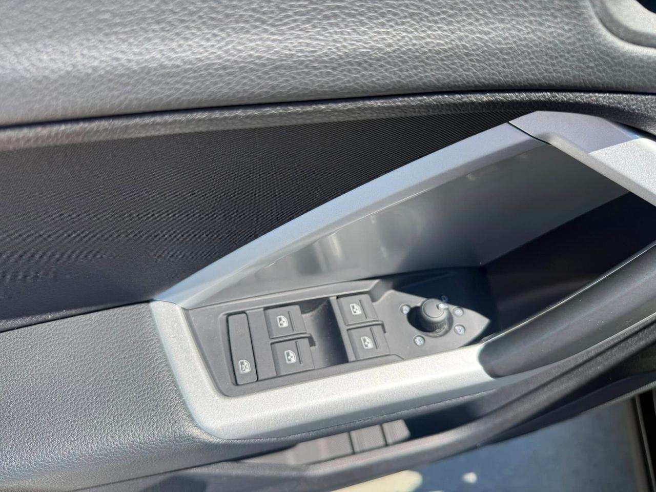 Audi Q3 2.0 TDI 150CV STRONIC (VARI ACCESSORI)