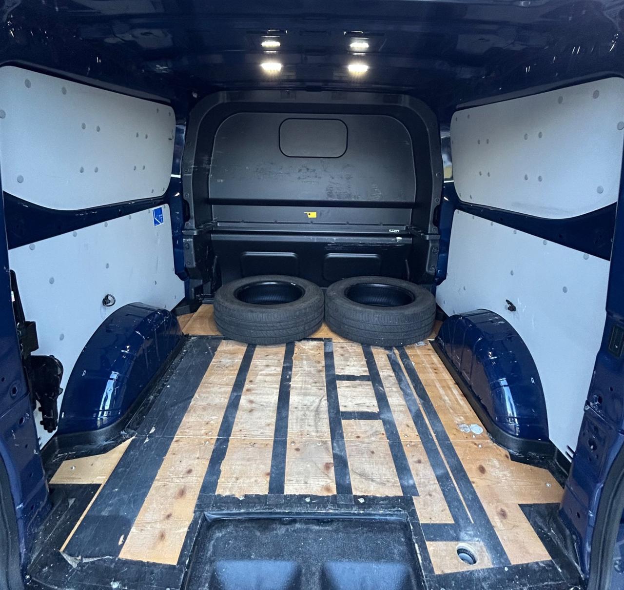 Ford Transit Custom 320 Trend EcoBlue 2025 DC