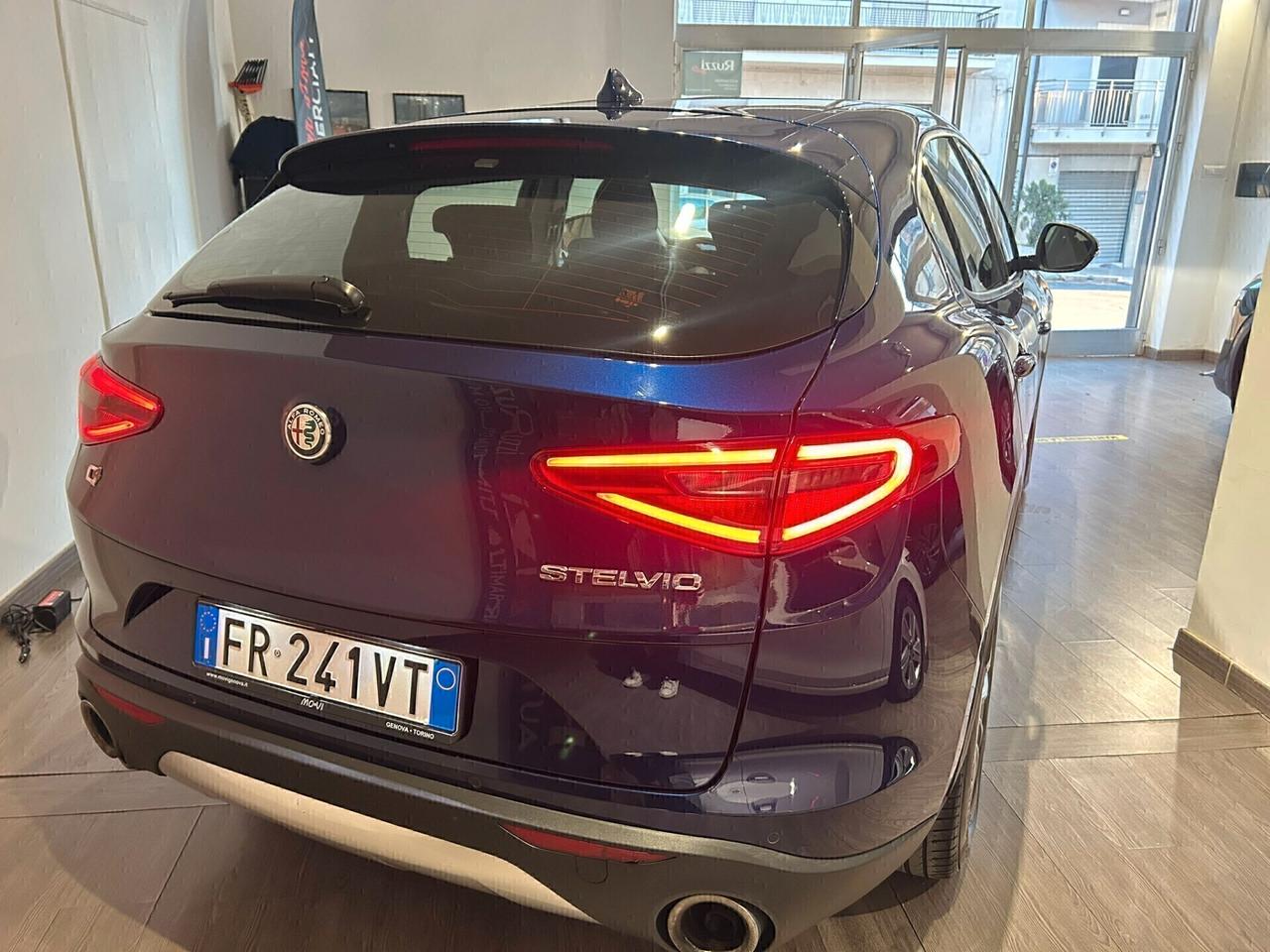 Alfa Romeo Stelvio 2.2 Turbodiesel 210 CV AT8 Q4 Business