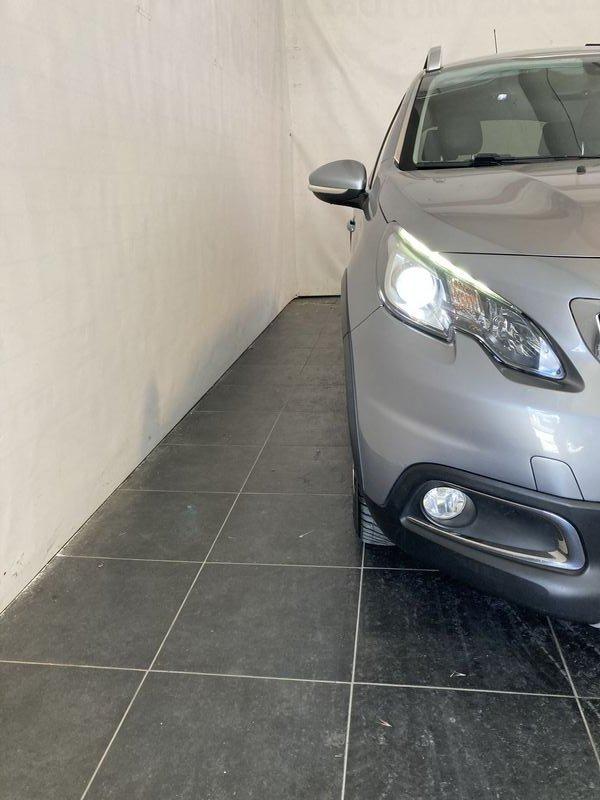 Peugeot 2008 BlueHDi 100cv Black Matt