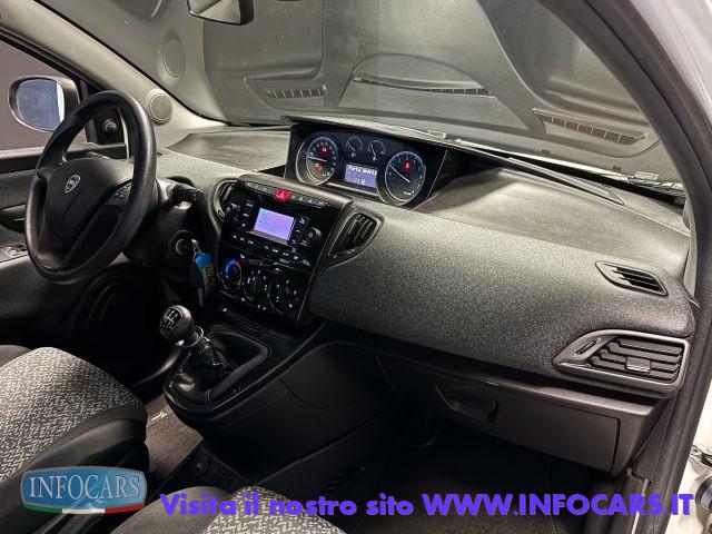LANCIA Ypsilon 1.0 Hybrid 70 cv Ecochic Silver - PROMO