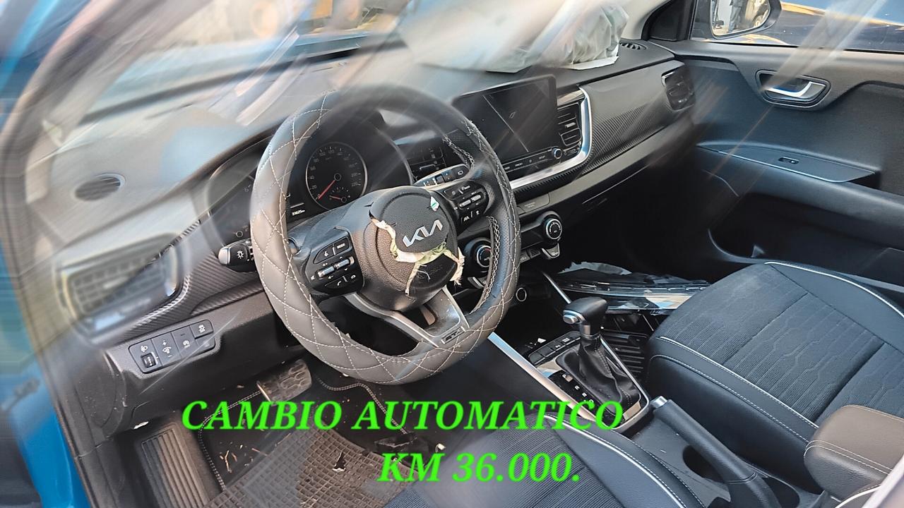 Kia Stonic GT Line incidentata sinistrata mondialcars 023