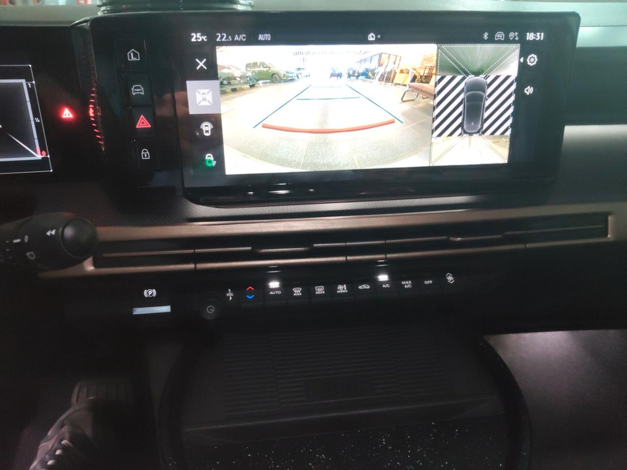 Lancia Ypsilon Hybrid e-DCT LX