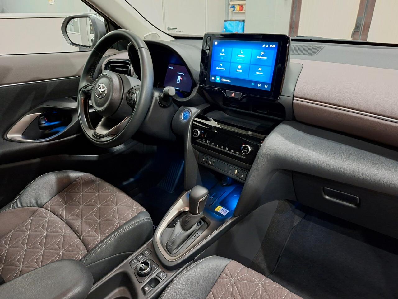 Toyota Yaris Cross 1.5 Hybrid E-CVT AWD-i Lounge