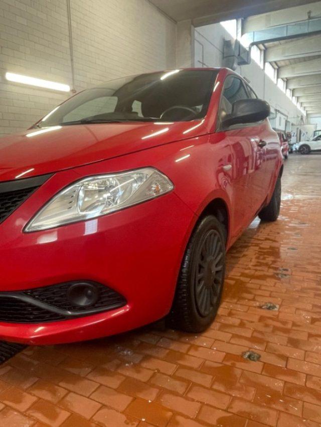 LANCIA Ypsilon 1.2 69 CV 5 porte GPL Silver