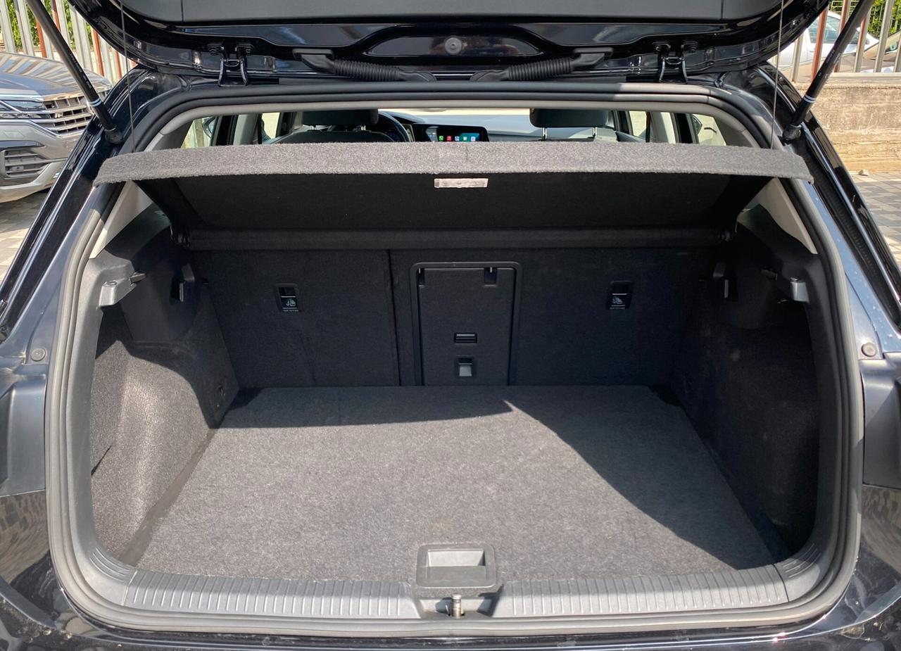 Volkswagen Golf 8 Life 2.0 TDI 116CV DSG