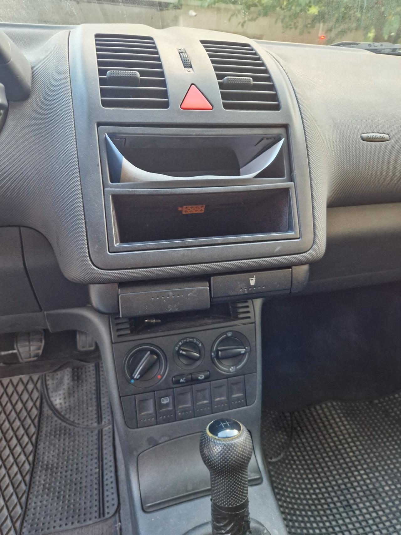 Volkswagen Polo 1.0 Benz 60CV - 2001