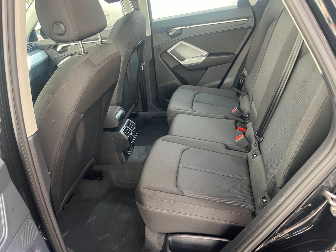 Audi Q3 35 TDI S tronic Business Advanced