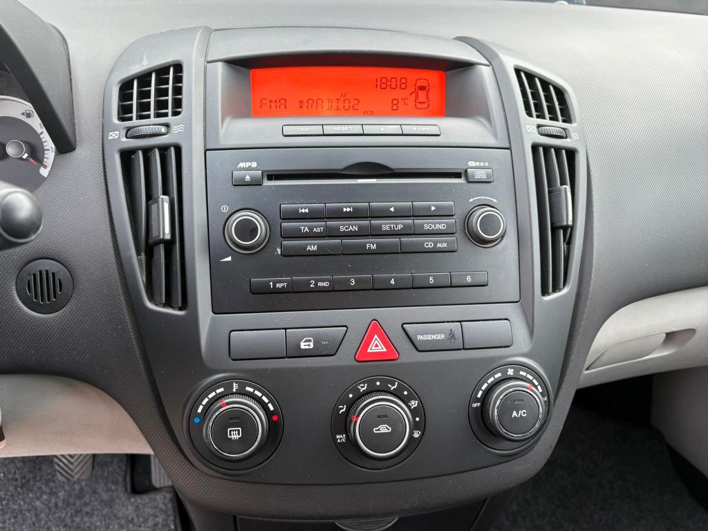 Kia Ceed 5 Porte Ceed 5p 1.4 BENZ GPL 109 CV