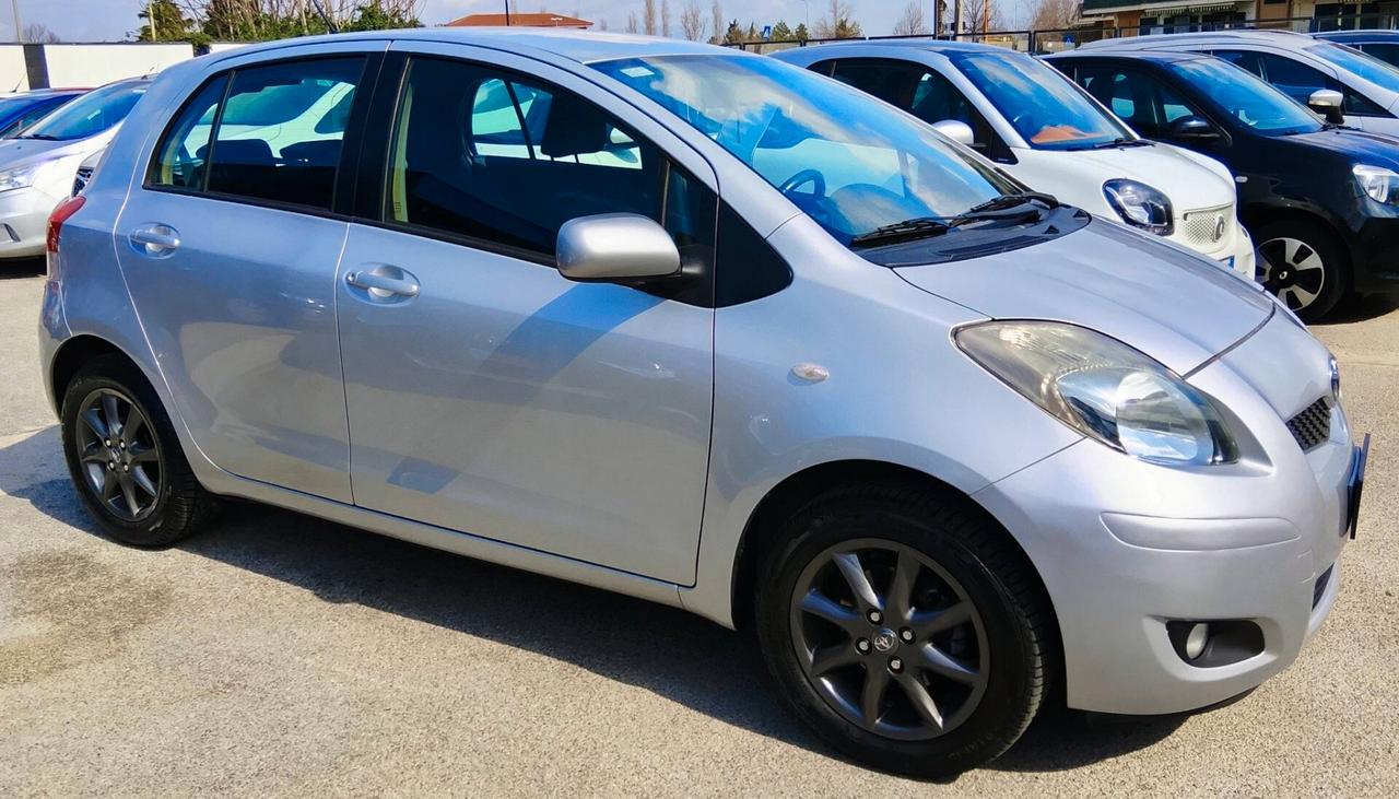 Toyota Yaris 1.0 GPL CASA MADRE