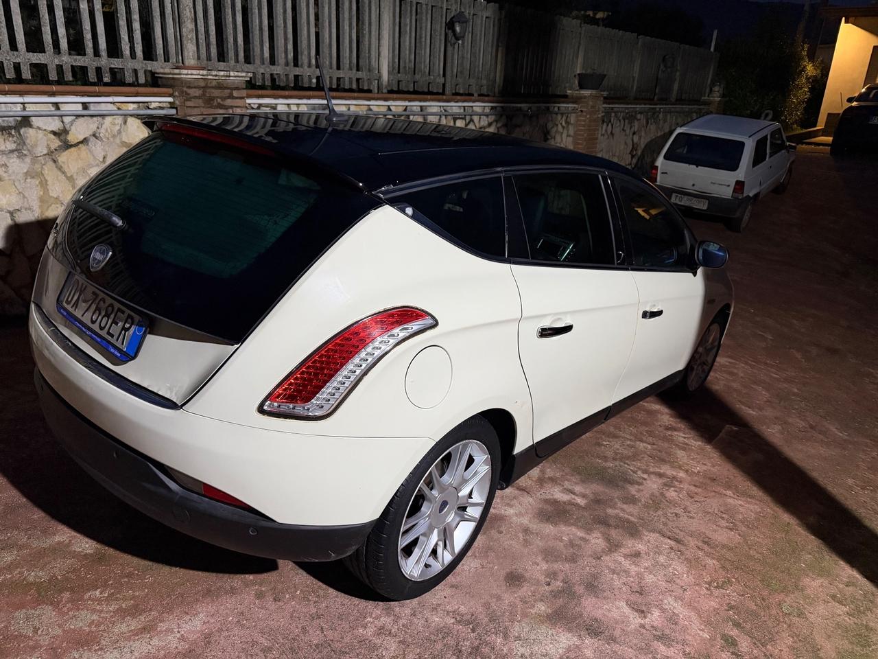 Lancia Delta 1.6 MJT DPF Argento