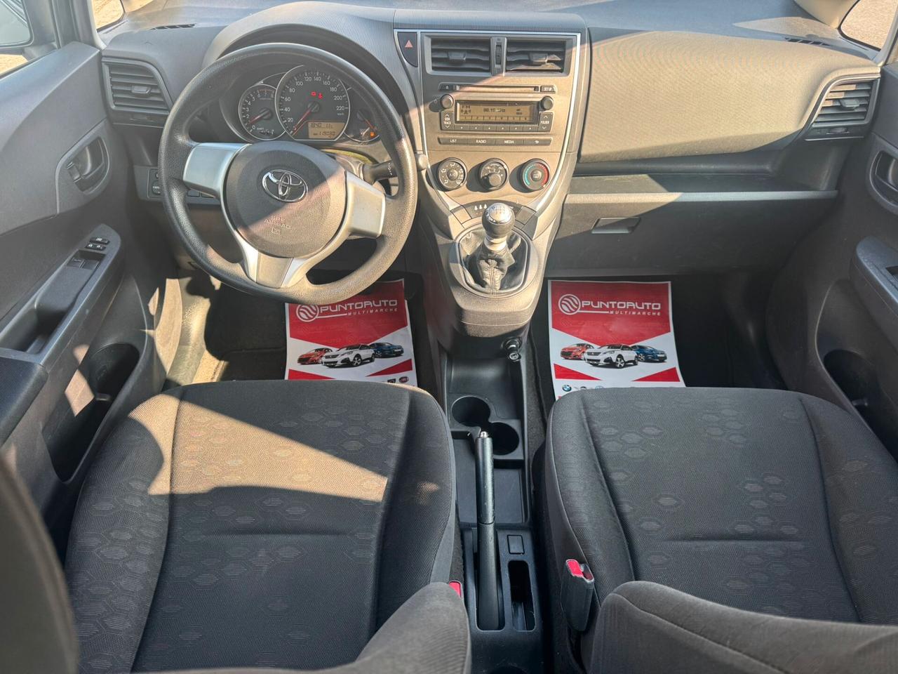 Toyota Verso-S Verso-S 1.3 Lounge mt