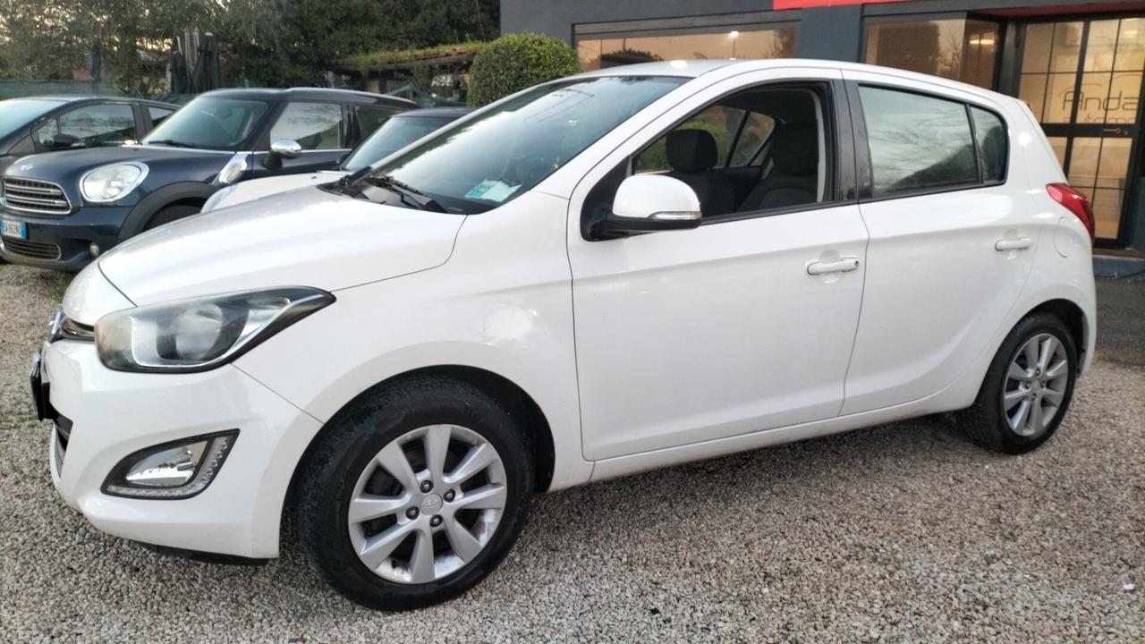 Hyundai i20 1.2 5p.** NEOPATENTATI **