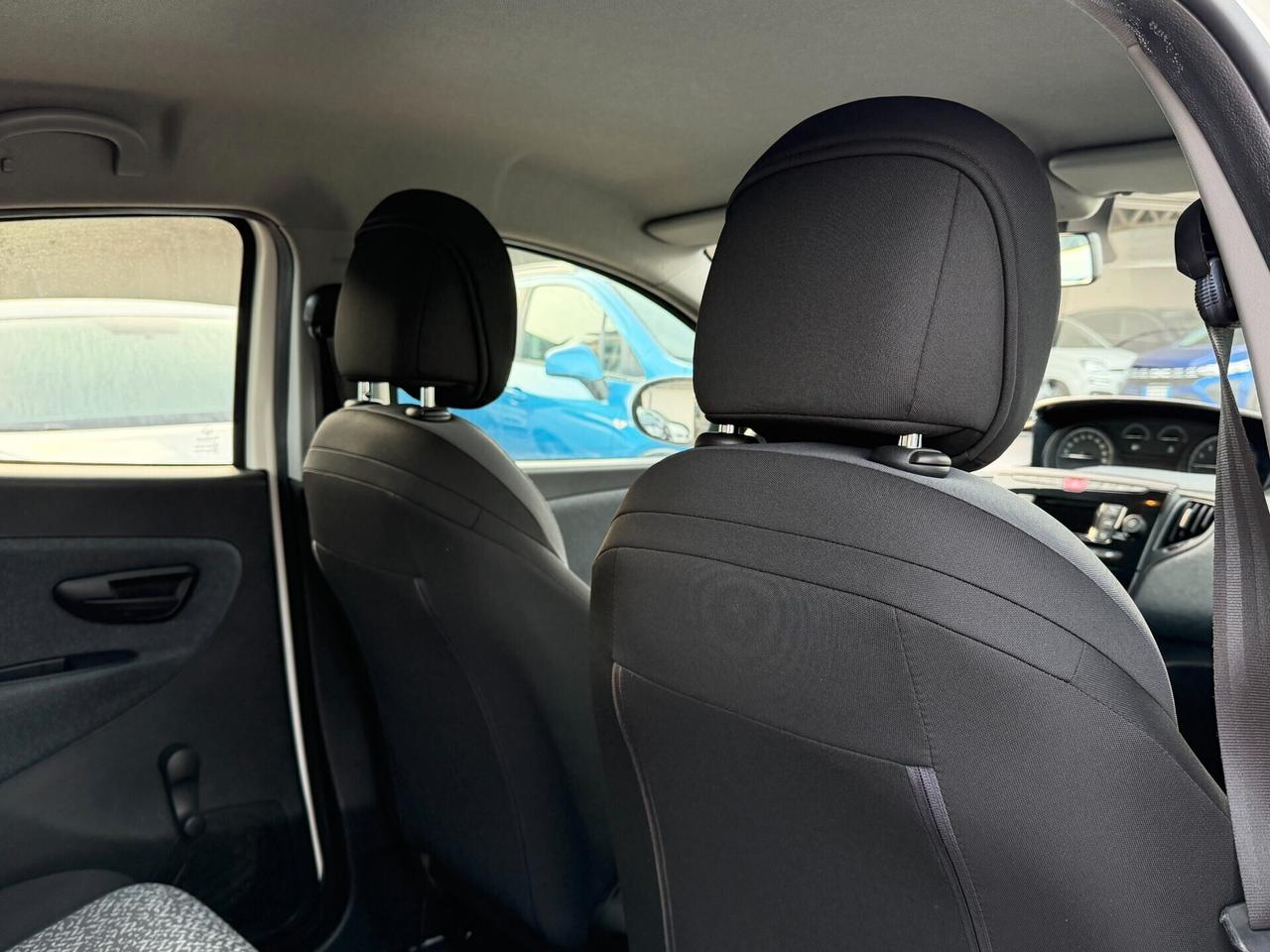 Lancia Ypsilon 1.2 69 cv. ELEFANTINO BLU