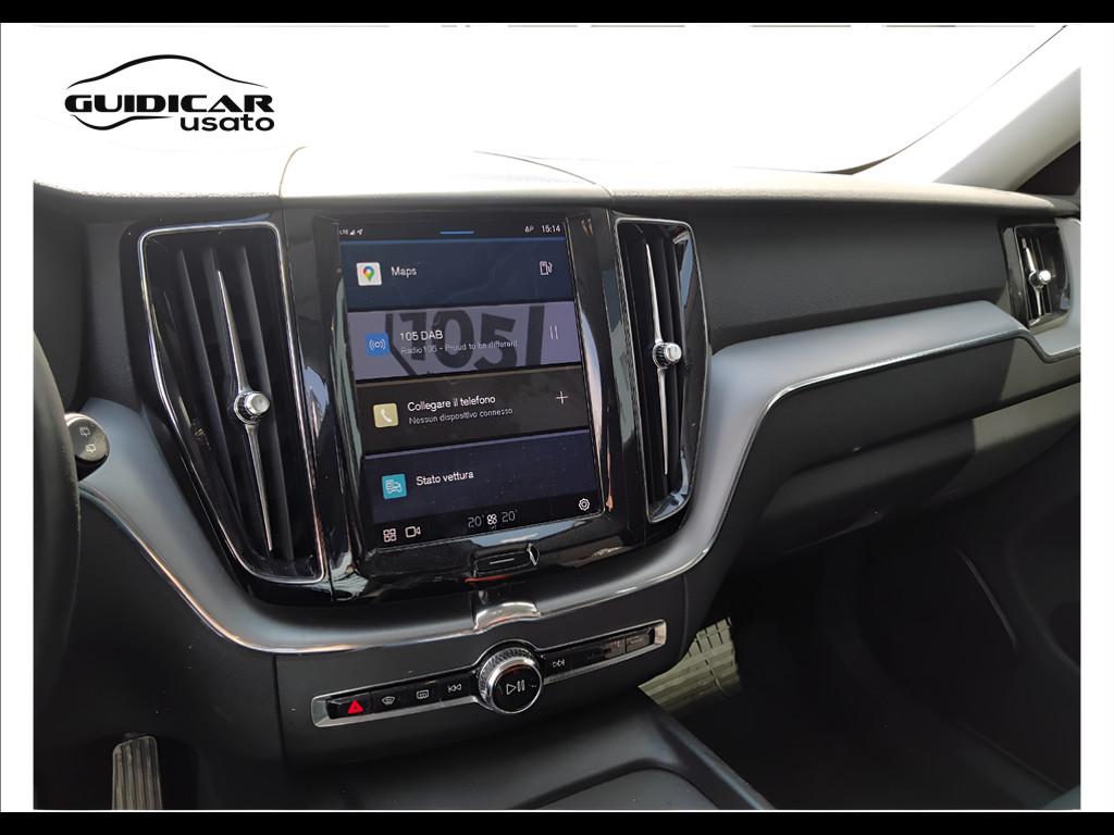 VOLVO XC60 II 2022 - XC60 2.0 b4 Momentum awd auto