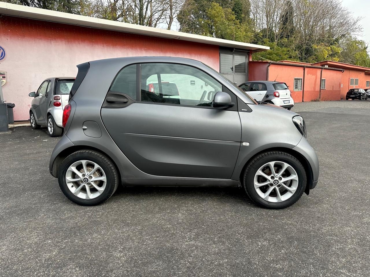 Smart ForTwo 70 1.0 twinamic Passion Matt UNIPRO Grau Permute Rate Garantita