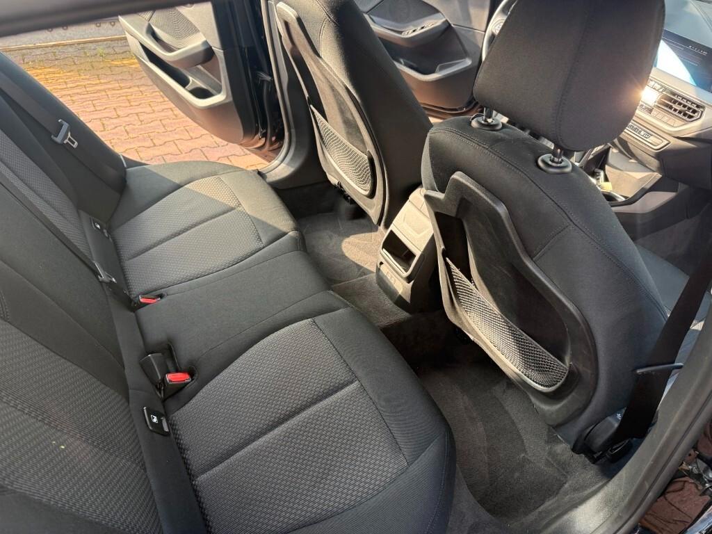 Bmw 116 116d 5p. Business Advantage