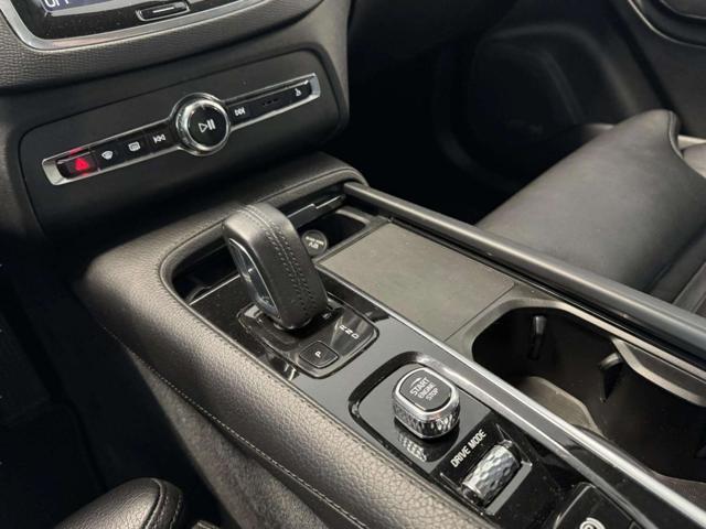VOLVO XC90 B5 (d) AWD Geartronic 7 posti Momentum Pro