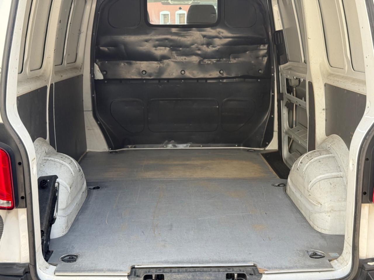 Volkswagen Transporter 2.0 tdi FURGONE