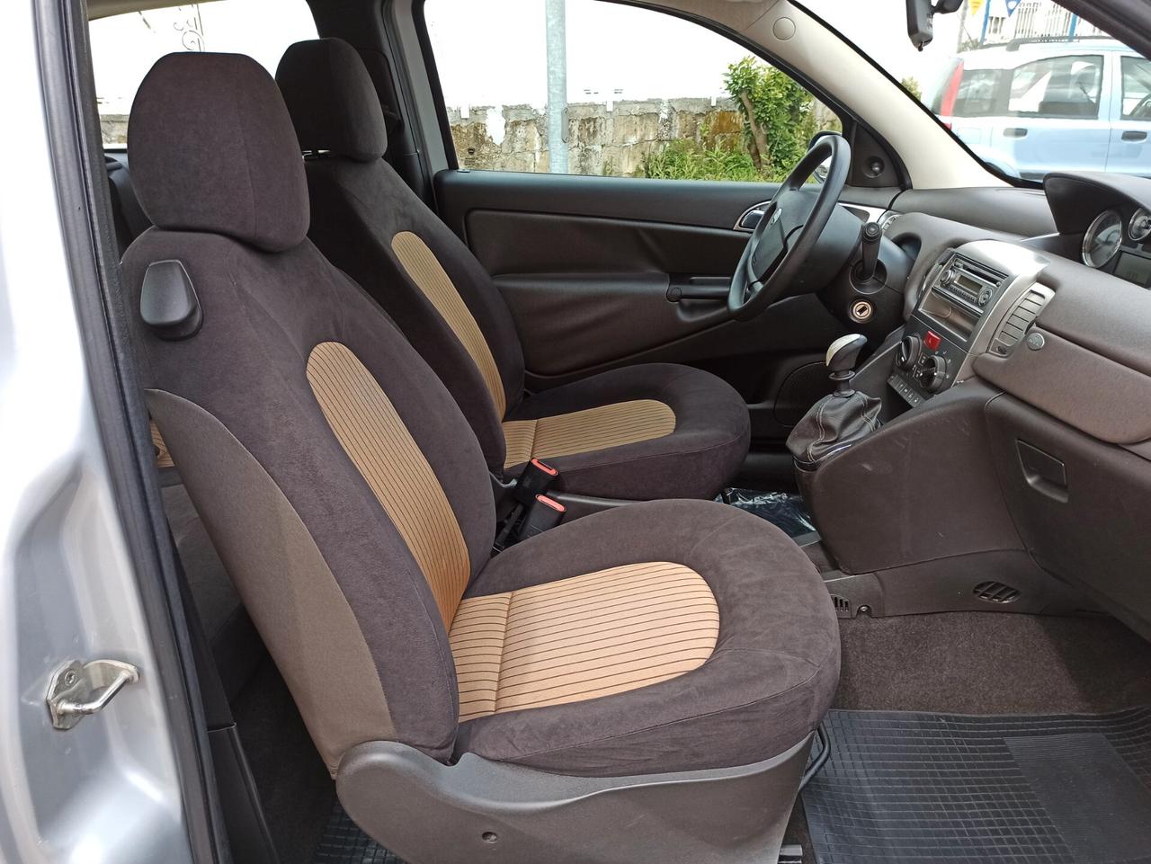 Lancia Ypsilon 1.2 8v Oro