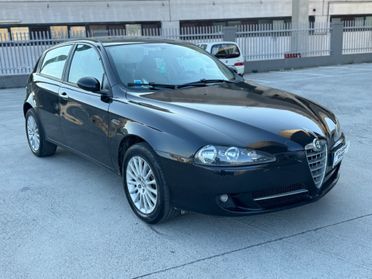 Alfa Romeo 147 1.6 16V TS 5P. Distinctive 45.000km