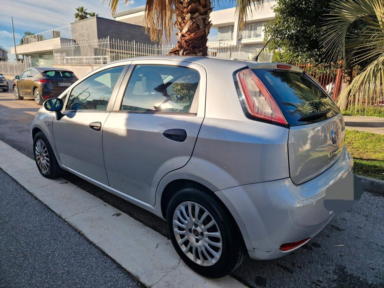 Fiat Punto 1.3 MJT 85 CV 5 porte ANNO 07/2014 KM 247000 ITALIANA SUPER PREZZO 2800€