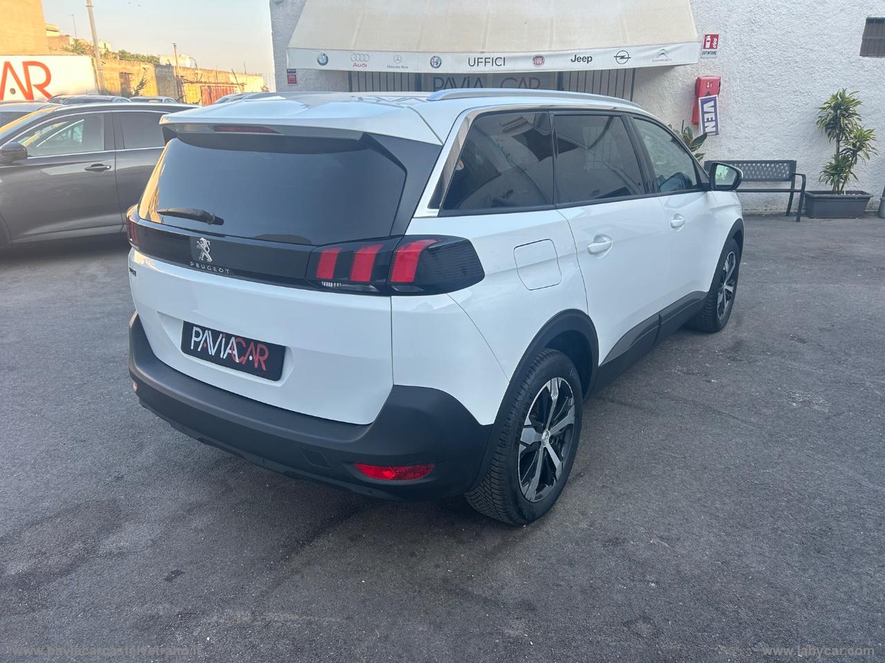 PEUGEOT 5008 BlueHDi 130 S&S EAT8 Business