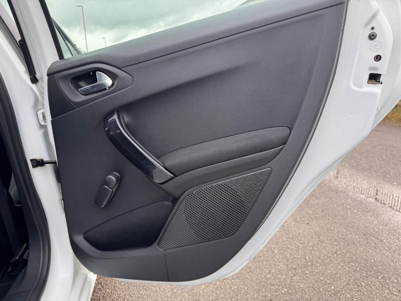 Peugeot 208 Allure PRONTA CONSEGNA GARANZIA 12 MESI