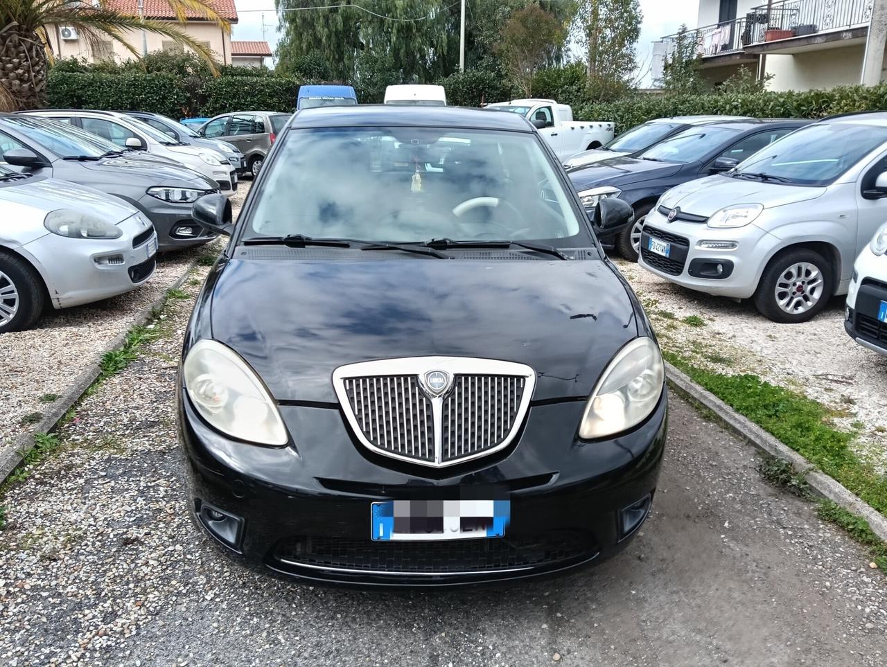 Lancia Ypsilon 1.3 MJT 75 CV Unyca