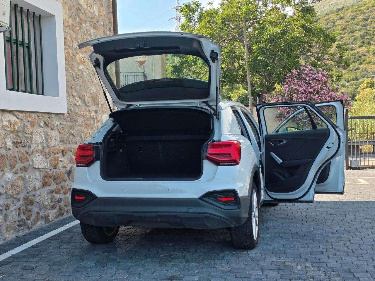 Audi Q2 30 TDI S tronic Business