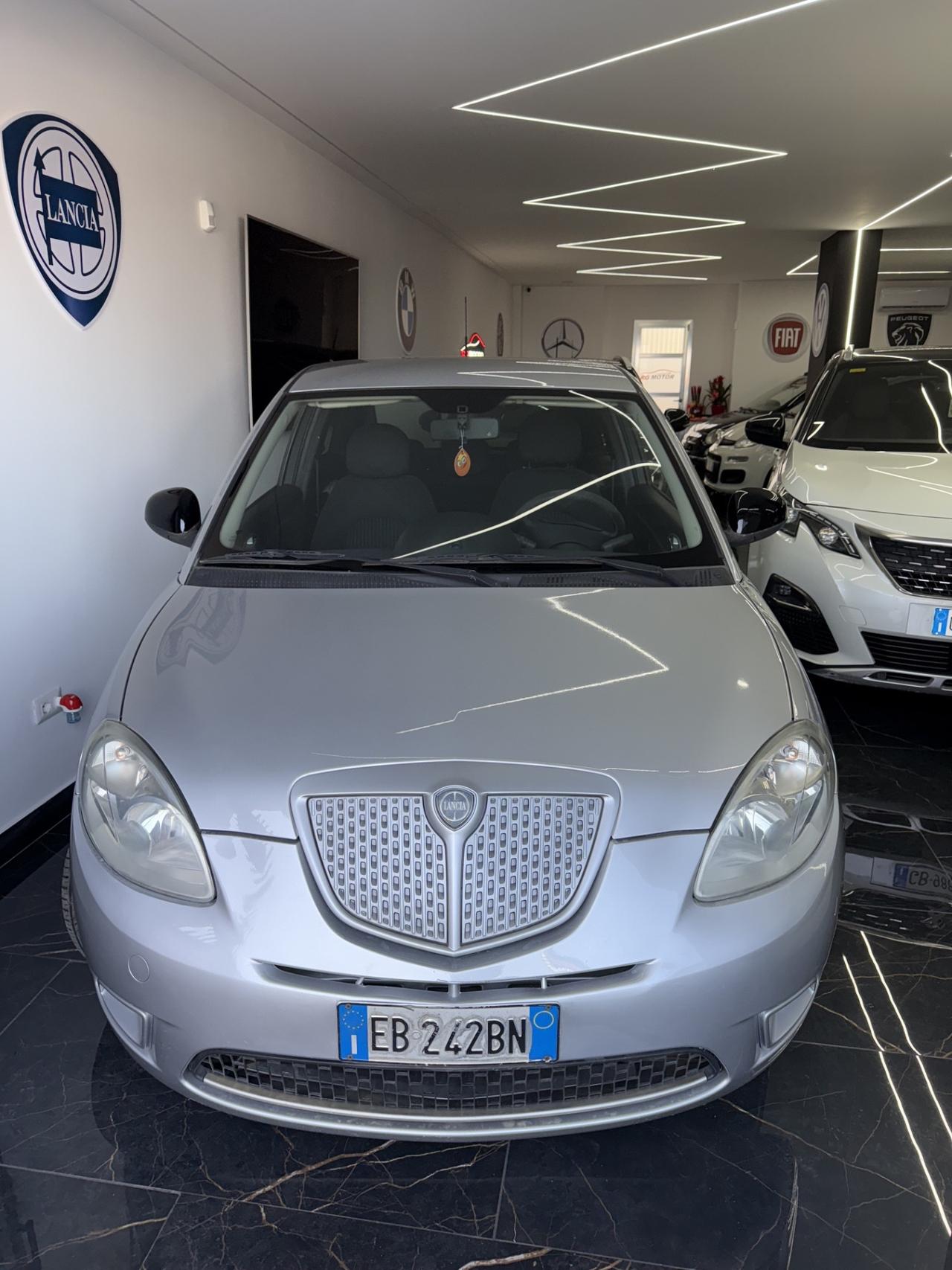 Lancia Ypsilon 1.2 Platino