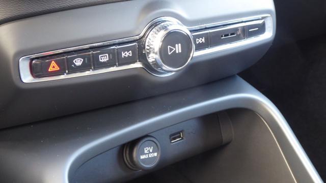 VOLVO XC40 T2 Geartronic Momentum N1 Autocarro