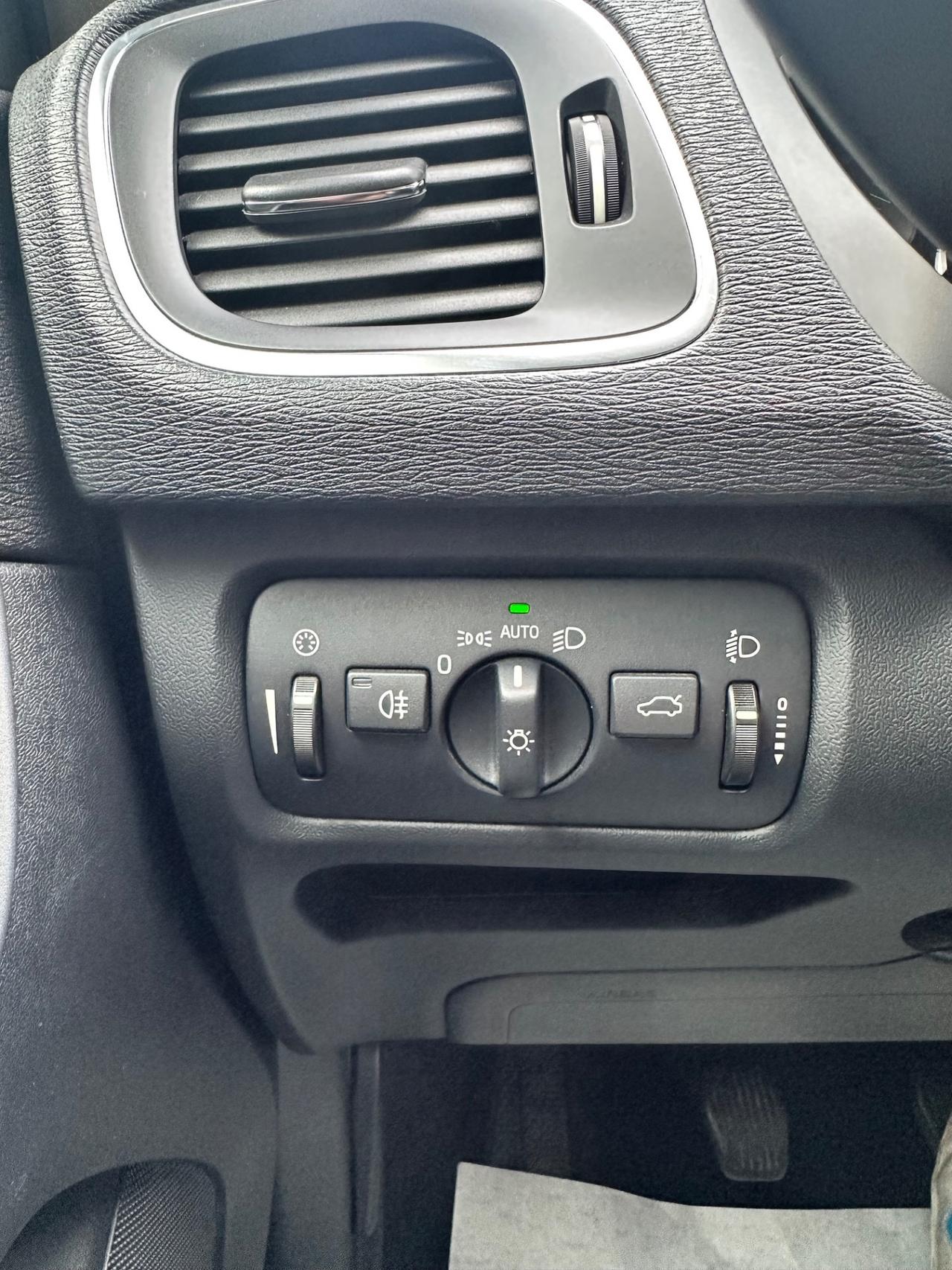 Volvo V40 2.0d 120Cv D2 Kinetic - Uniproprietario