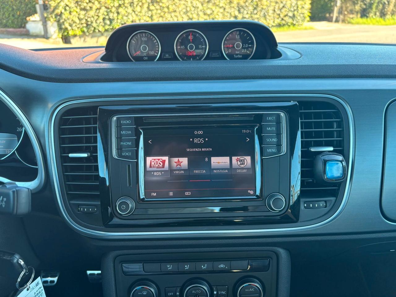 Volkswagen Maggiolino Cabrio 2.0 TDI Sport BlueMotion Technology