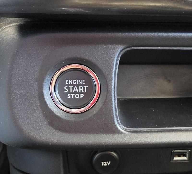Citroën C3 C3 1.2 puretech Shine s&s 83cv neopatentati