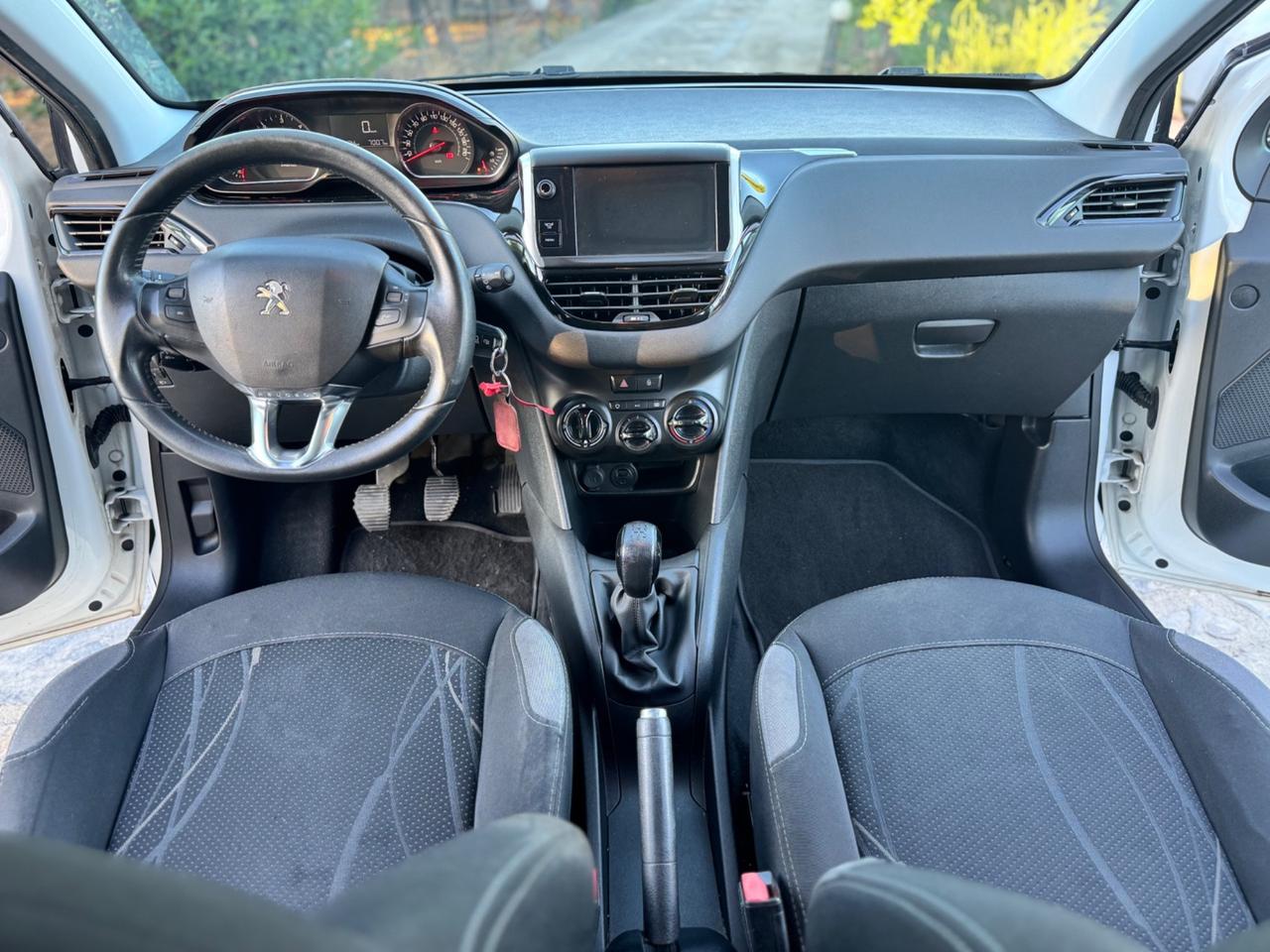 Peugeot 208 1.4 HDi 68 CV 5 porte Allure