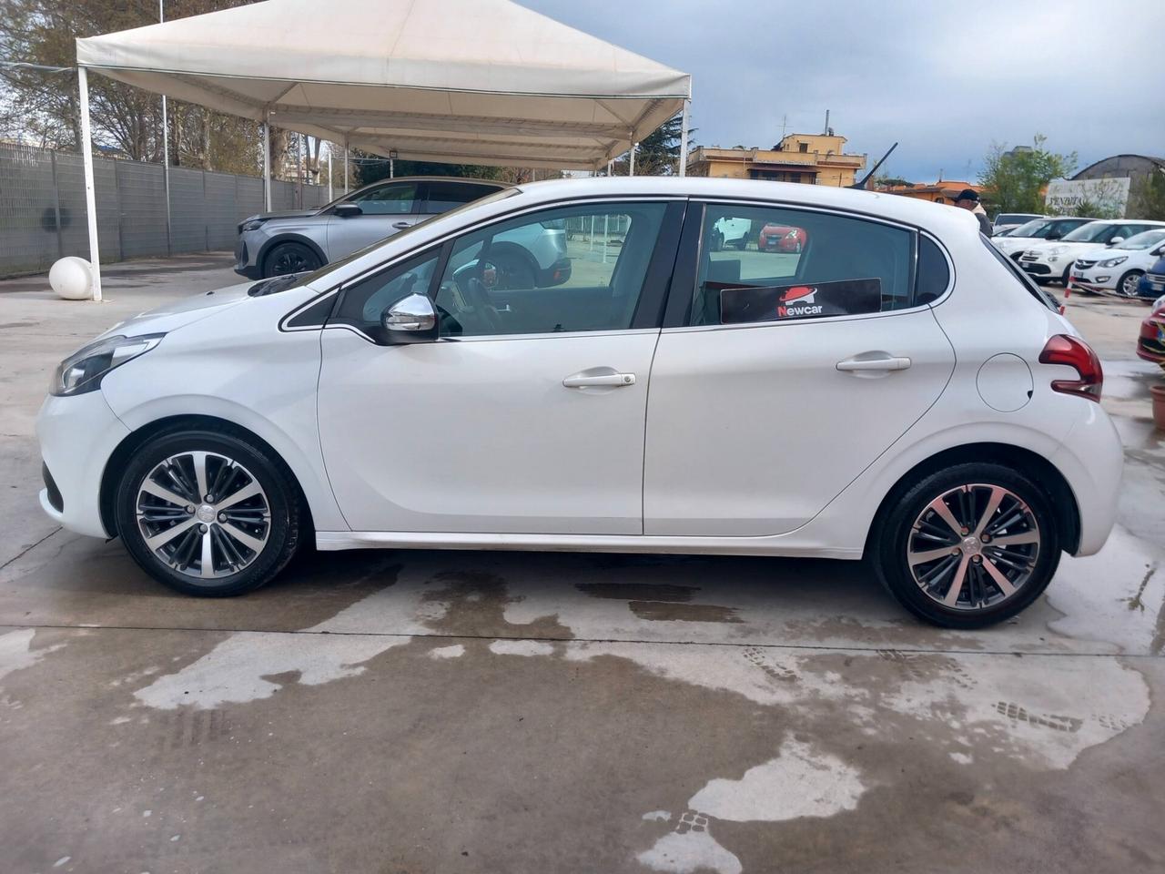 Peugeot 208 PureTech 82 5p. GPL Allure FULL OPTIONAL TENUTA PARI AL NUOVO NAVI SENSORI XENO LED