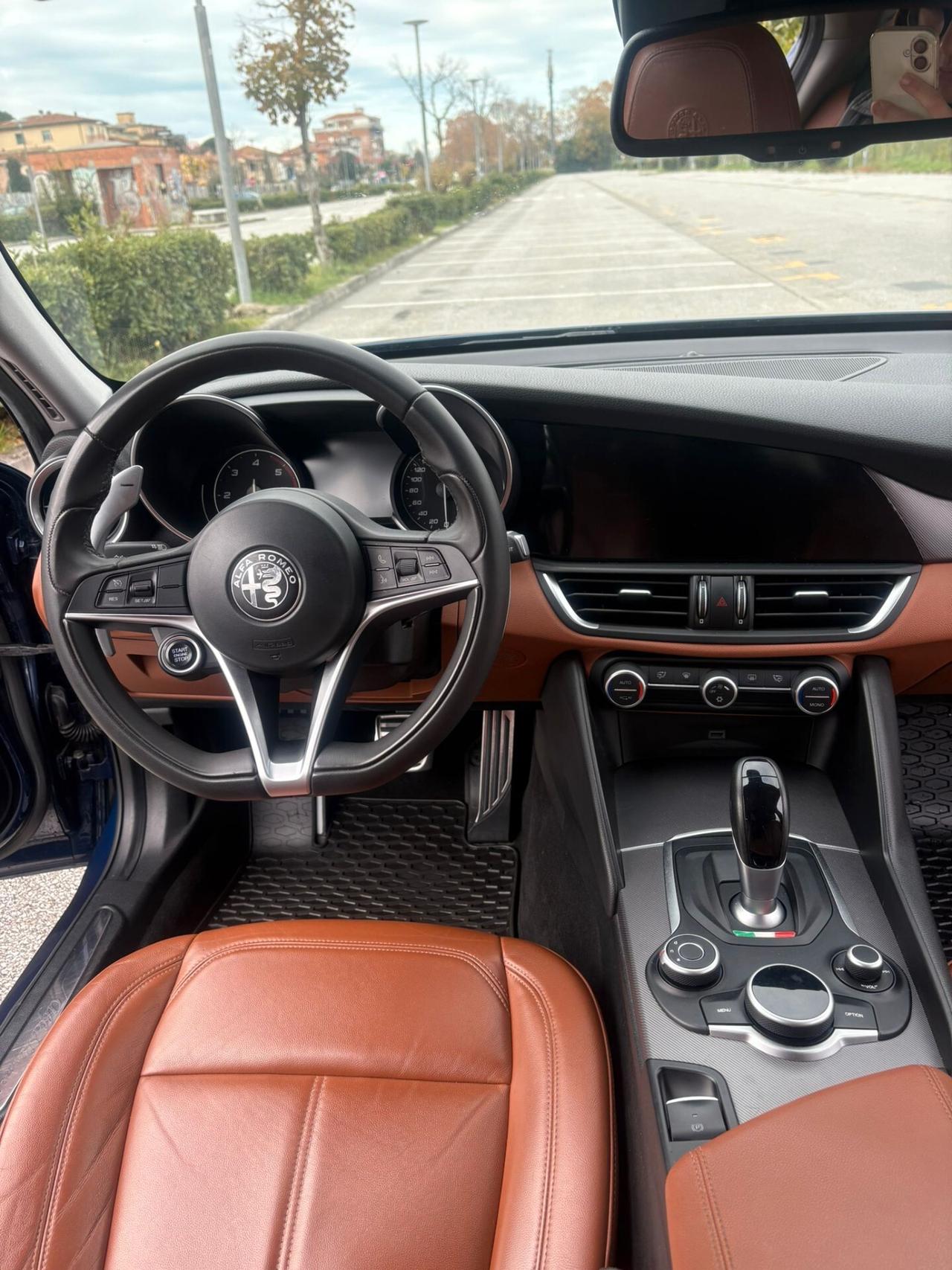 Alfa Romeo Giulia 2.2 Turbodiesel 180 CV AT8 Business Sport Launch Ed.