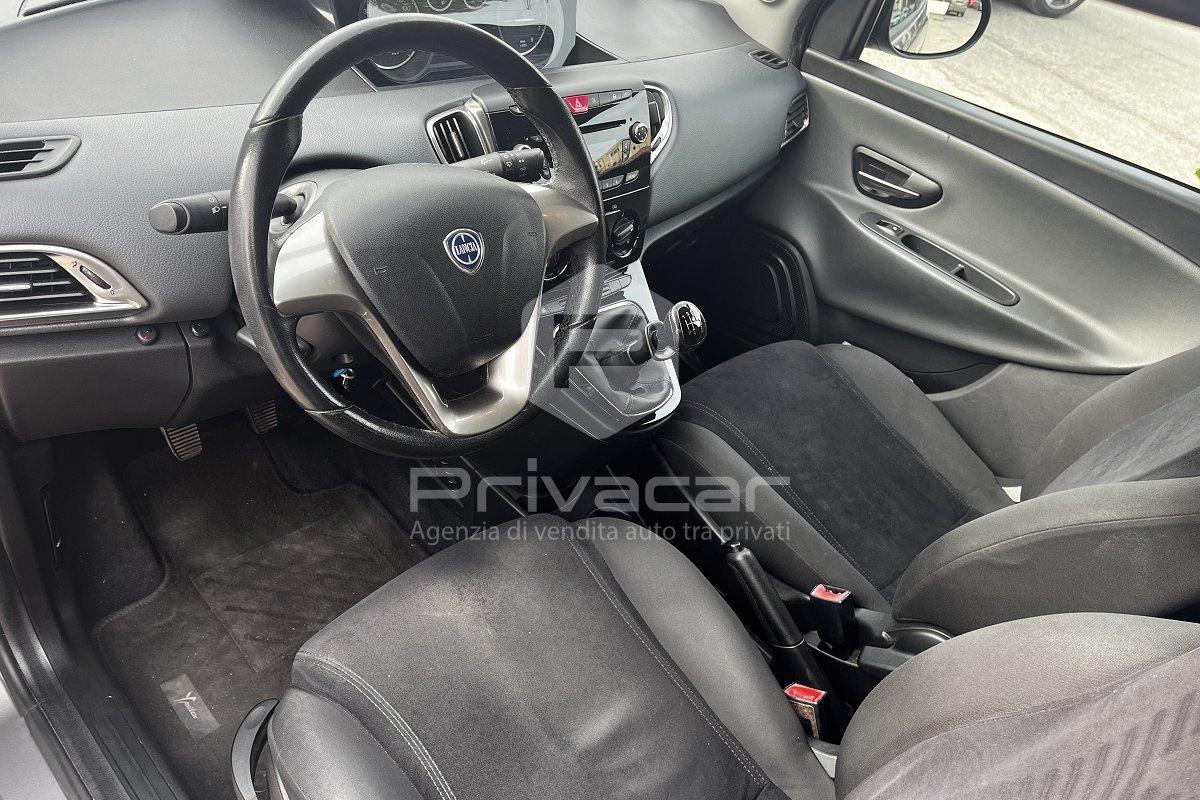 LANCIA Ypsilon 1.2 69 CV 5 porte Gold