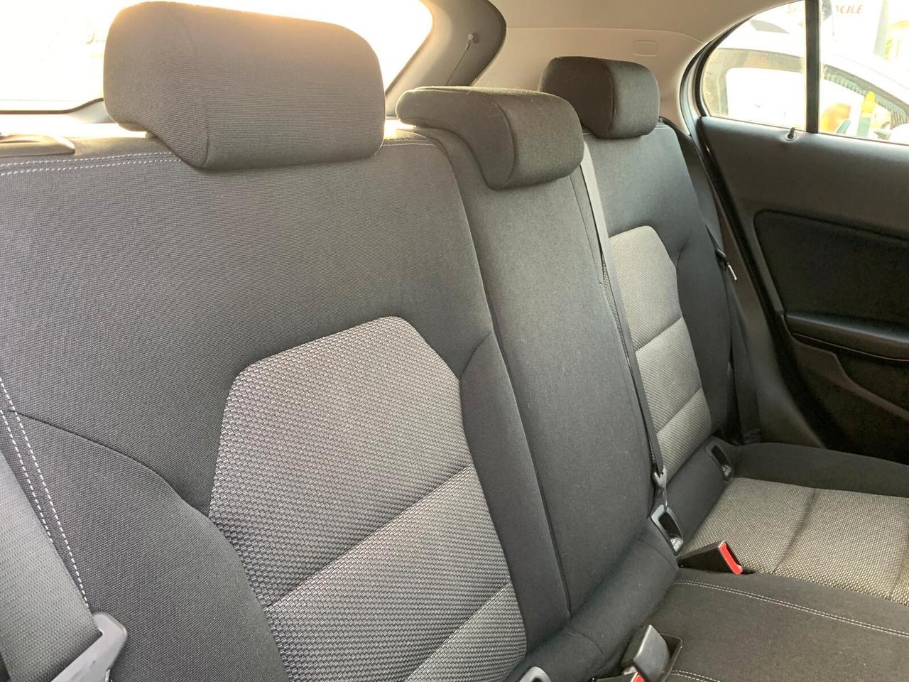 Mercedes-benz GLA 180 Business NEOPAT.