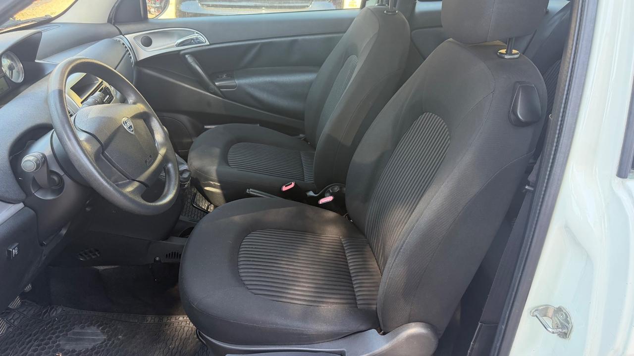 Lancia Ypsilon 1.4 Argento Ecochic GPL