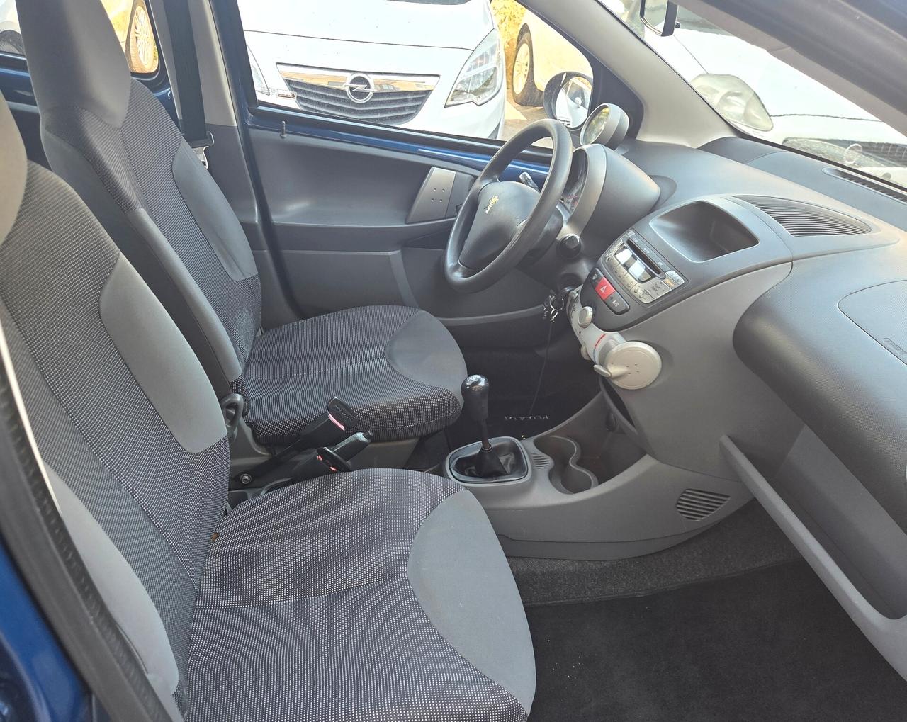 Peugeot 107 1.0 68CV 5p. TAGLIANDATA CLIMA RADIO