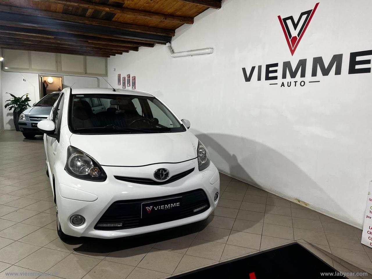 TOYOTA Aygo 1.0 12V VVT-i 5p. Cool Soda Conn.