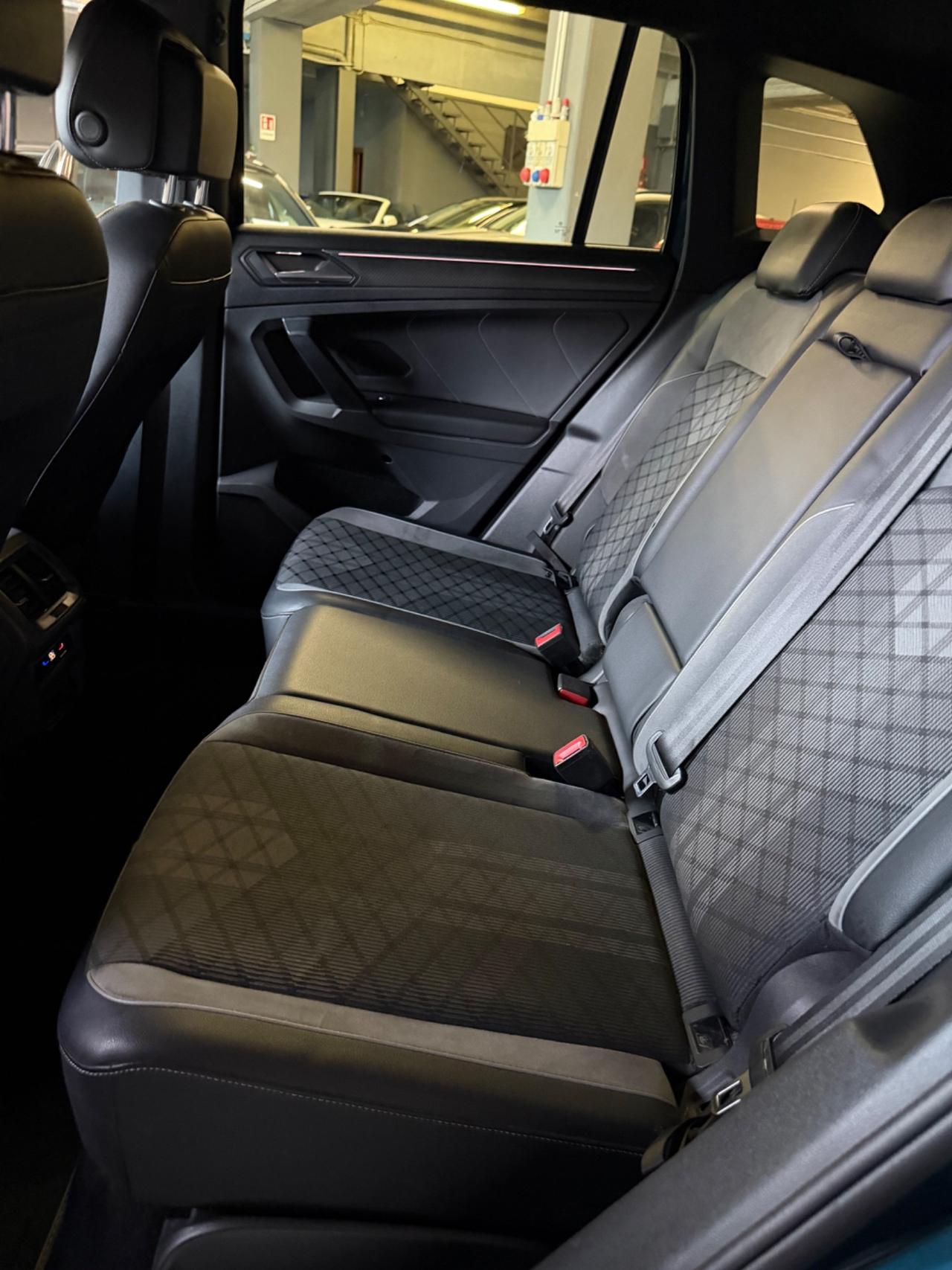 Volkswagen TIGUAN 2.0 TDI RLINE IQ MATRIX KMCERTIF