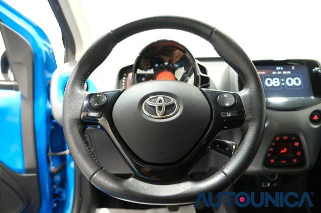 TOYOTA Aygo 1.0 VVT-i 72 CV 5 PORTE X-PLAY MMT NEOPATENTATI