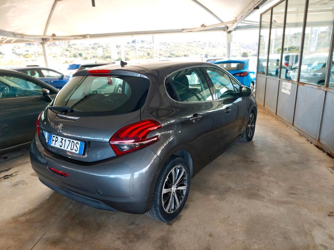 Peugeot 208 BlueHDi 100 S&S 5 porte Allure PARI AL NUOVO