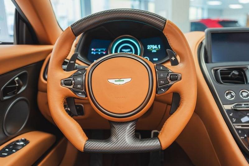 Aston Martin DB11 ASTON MARTIN DB11 VOLANTE