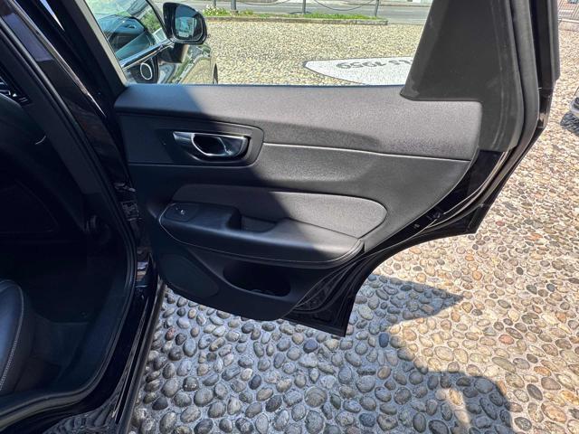 VOLVO XC60 B4 (d) AWD automatico Plus Dark