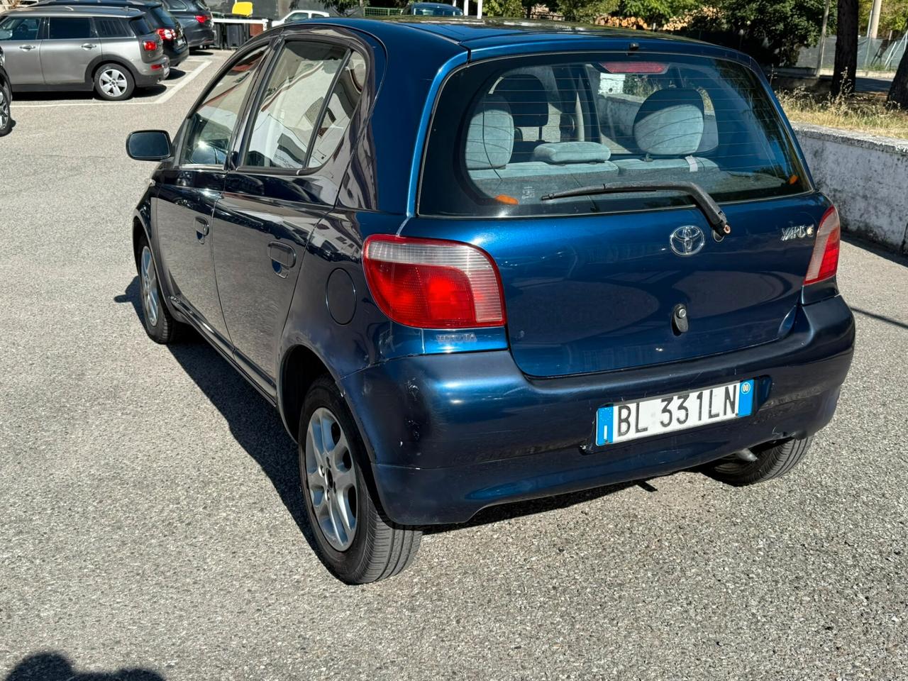 Toyota Yaris 1.0i 16V cat 5 porte Sol