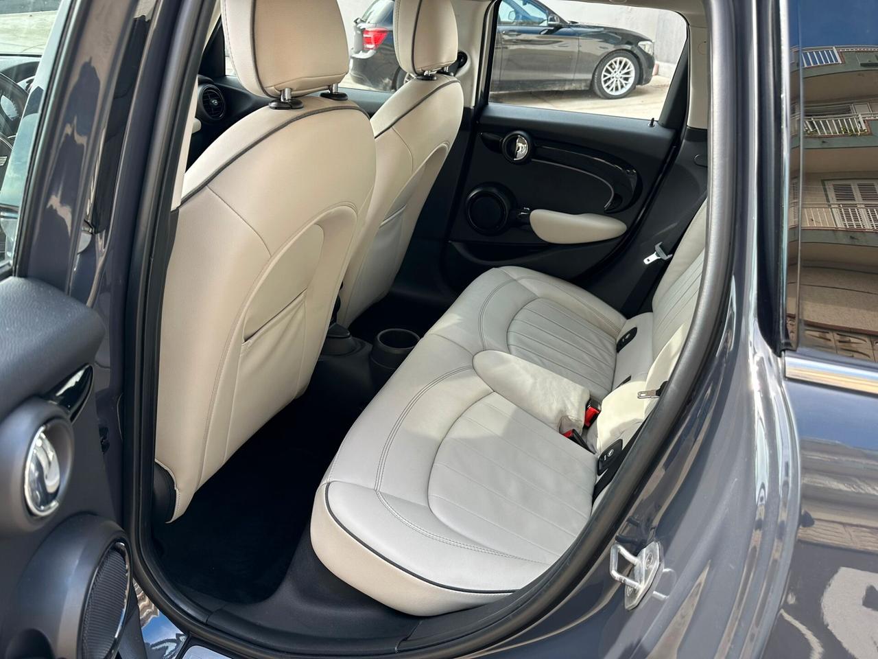 Mini 2.0 Cooper SD aut. Hype 5 porte